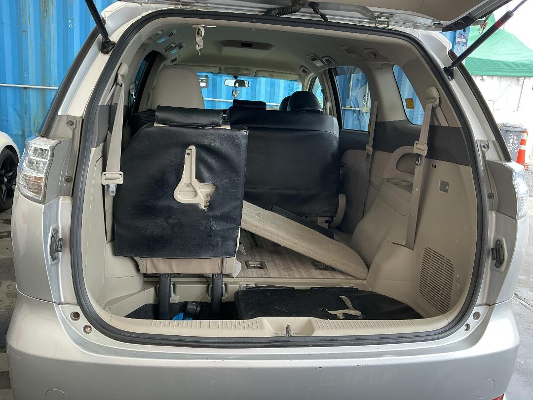 Photo '33' of Toyota Estima Hybrid Photo '33' of Toyota Estima Hybrid