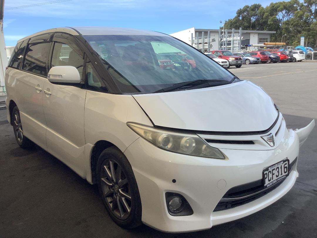 Photo '4' of Toyota Estima Photo '4' of Toyota Estima