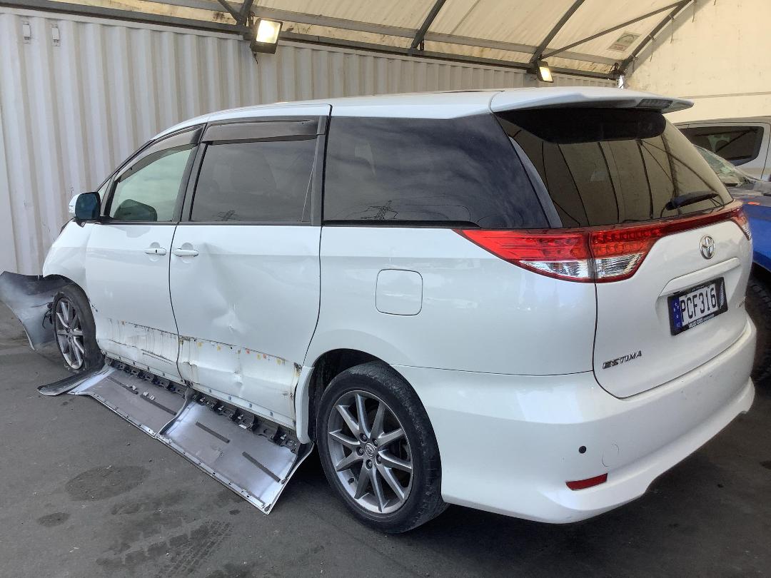 Photo '6' of Toyota Estima Photo '6' of Toyota Estima