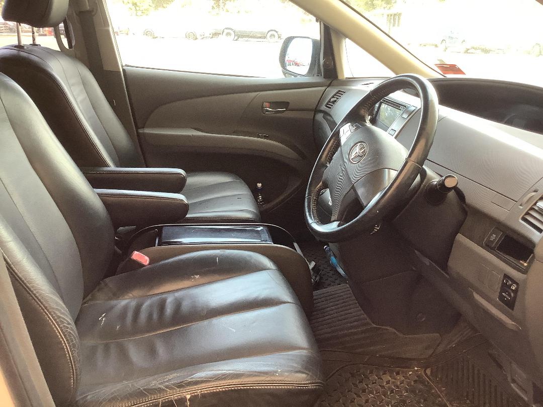 Photo '10' of Toyota Estima Photo '10' of Toyota Estima