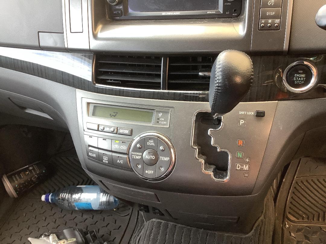 Photo '16' of Toyota Estima Photo '16' of Toyota Estima