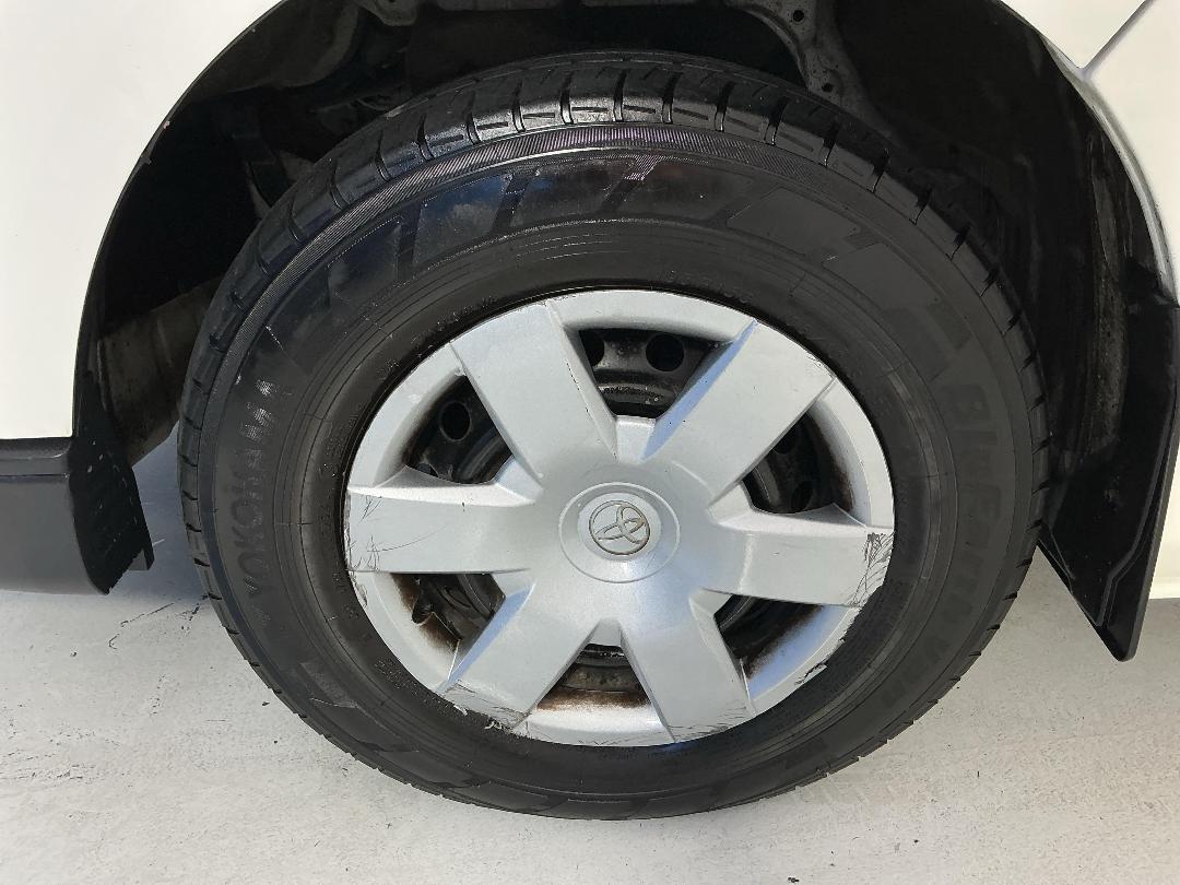 Photo '10' of Toyota Hiace