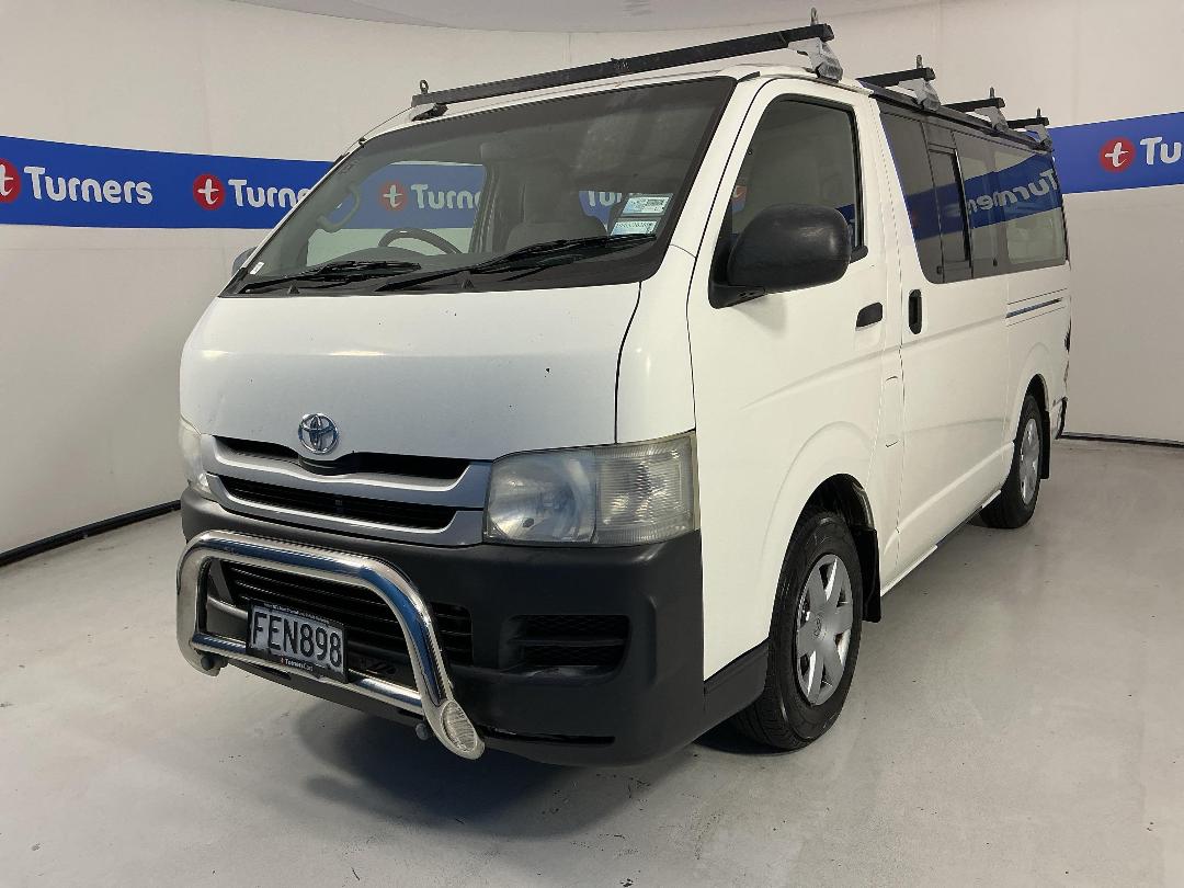 Photo '4' of Toyota Hiace