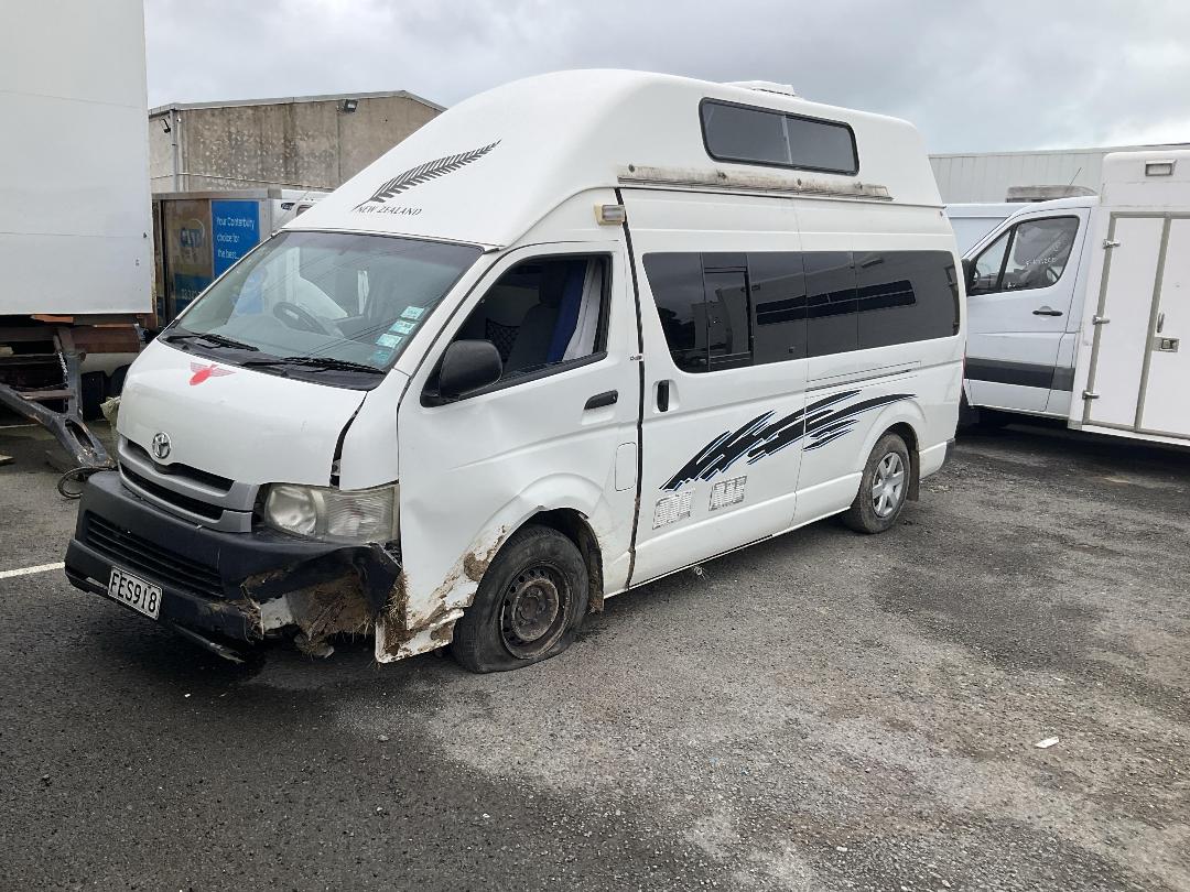 Photo '3' of Toyota Hiace 3.0DT ZX 4A 3 SEAT Van