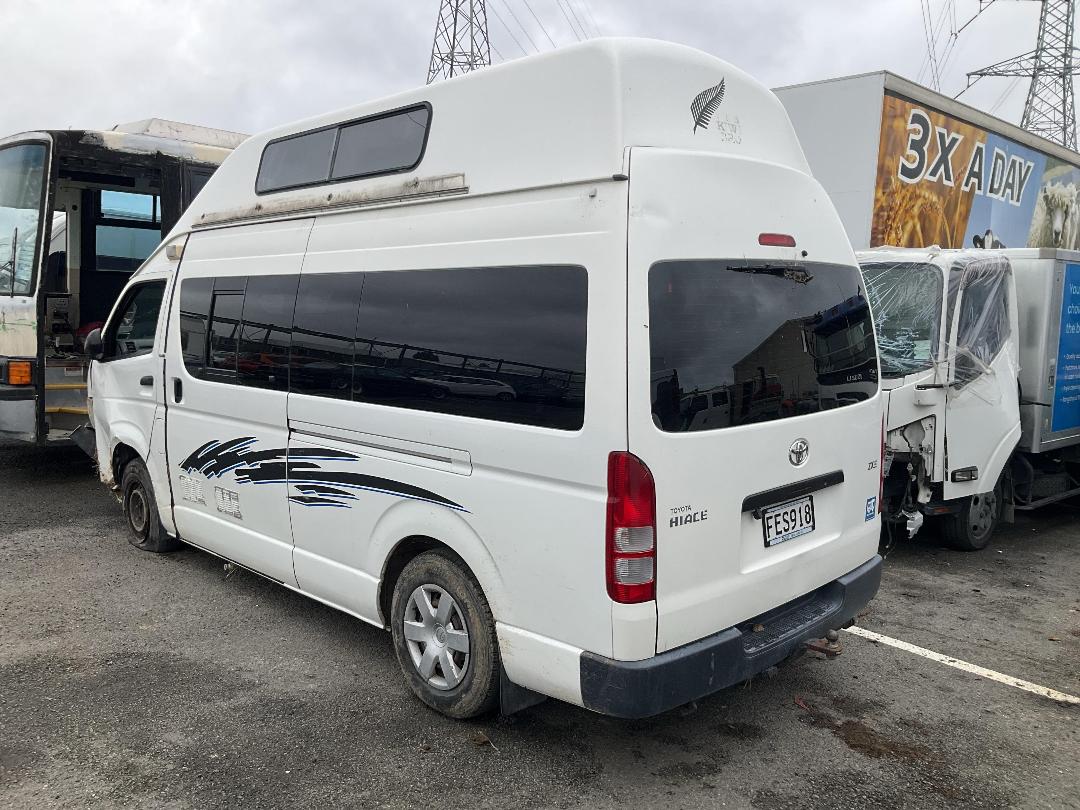 Photo '4' of Toyota Hiace 3.0DT ZX 4A 3 SEAT Van