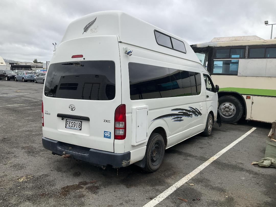 Photo '5' of Toyota Hiace 3.0DT ZX 4A 3 SEAT Van