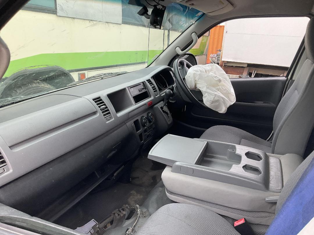 Photo '18' of Toyota Hiace 3.0DT ZX 4A 3 SEAT Van