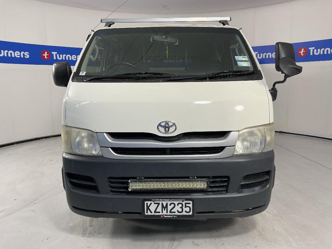 Photo '2' of Toyota Hiace Photo '2' of Toyota Hiace