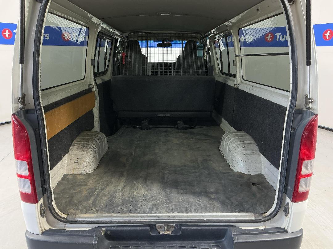 Photo '14' of Toyota Hiace Photo '14' of Toyota Hiace