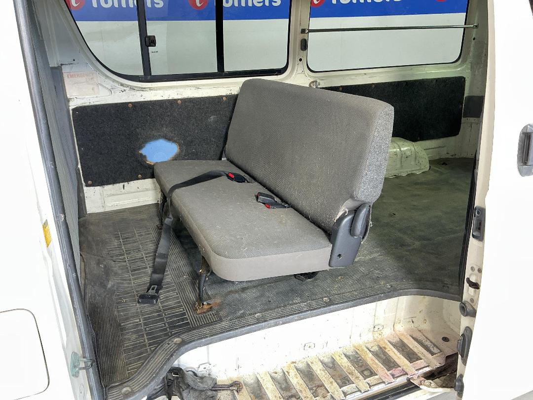 Photo '19' of Toyota Hiace Photo '19' of Toyota Hiace