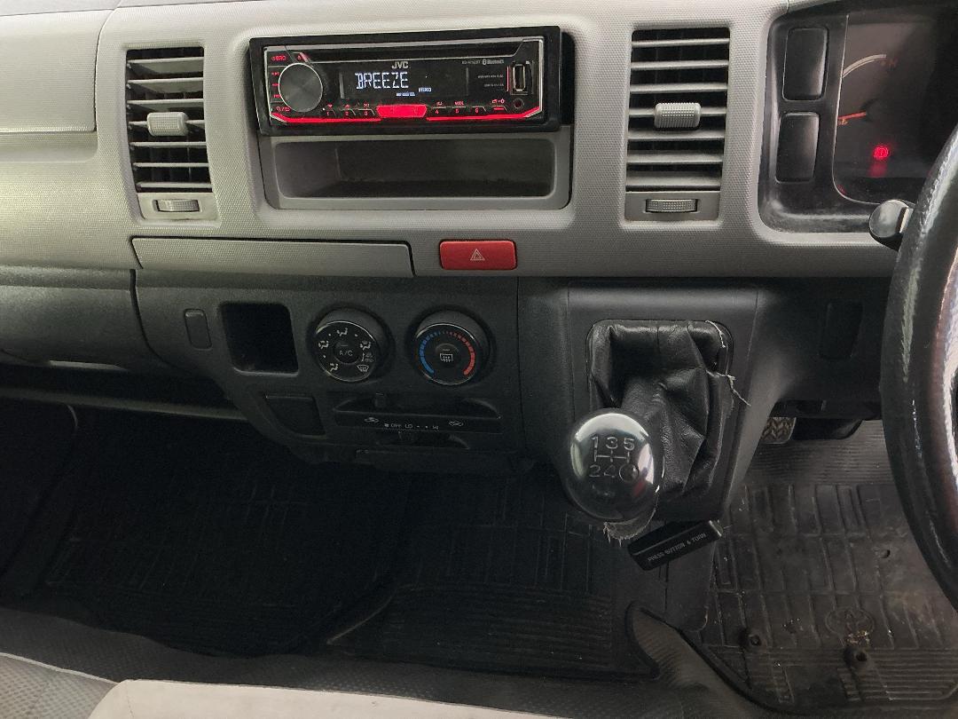 Photo '18' of Toyota Hiace Photo '18' of Toyota Hiace