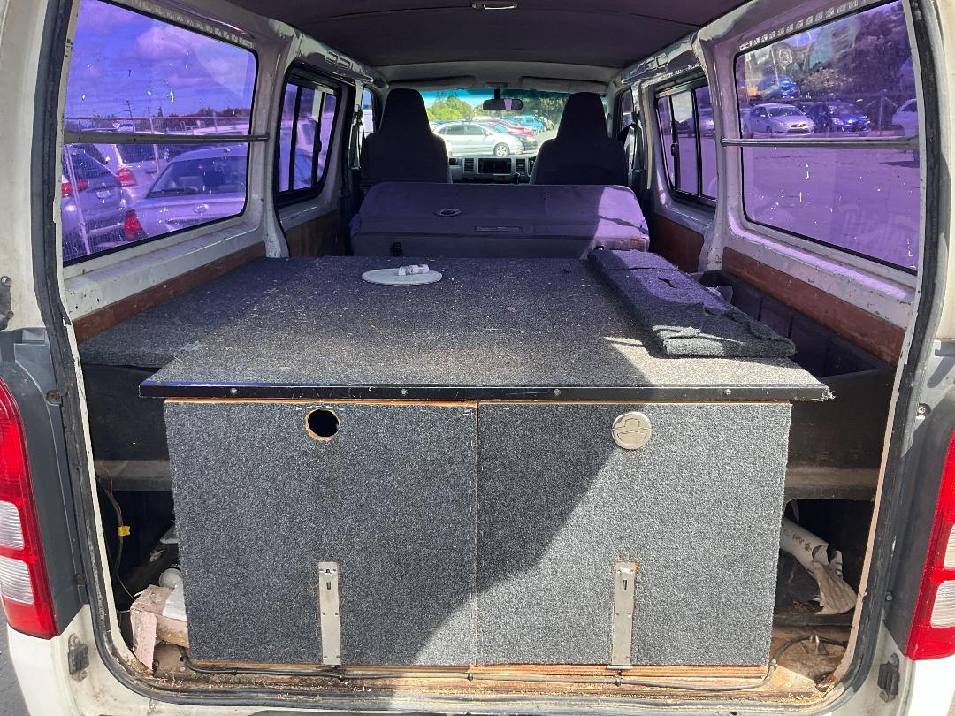 Photo '6' of Toyota Hiace T ZL