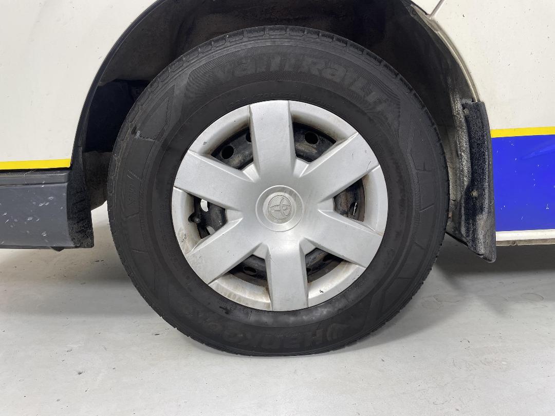 Photo '10' of Toyota Hiace