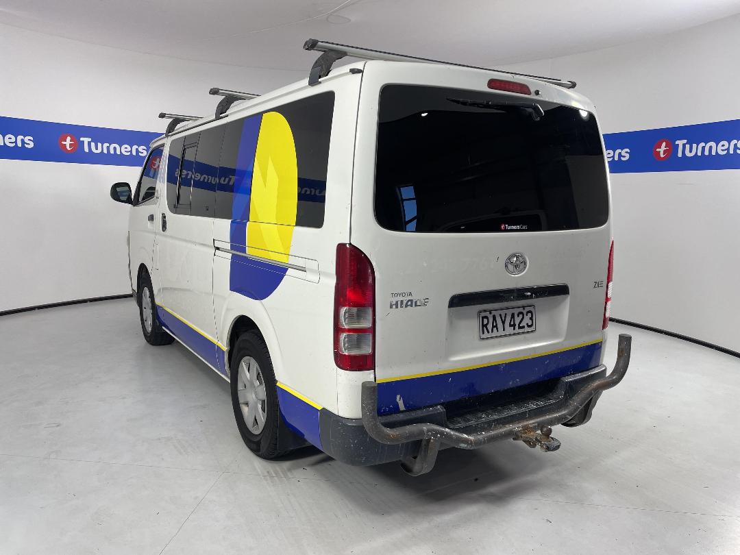 Photo '5' of Toyota Hiace