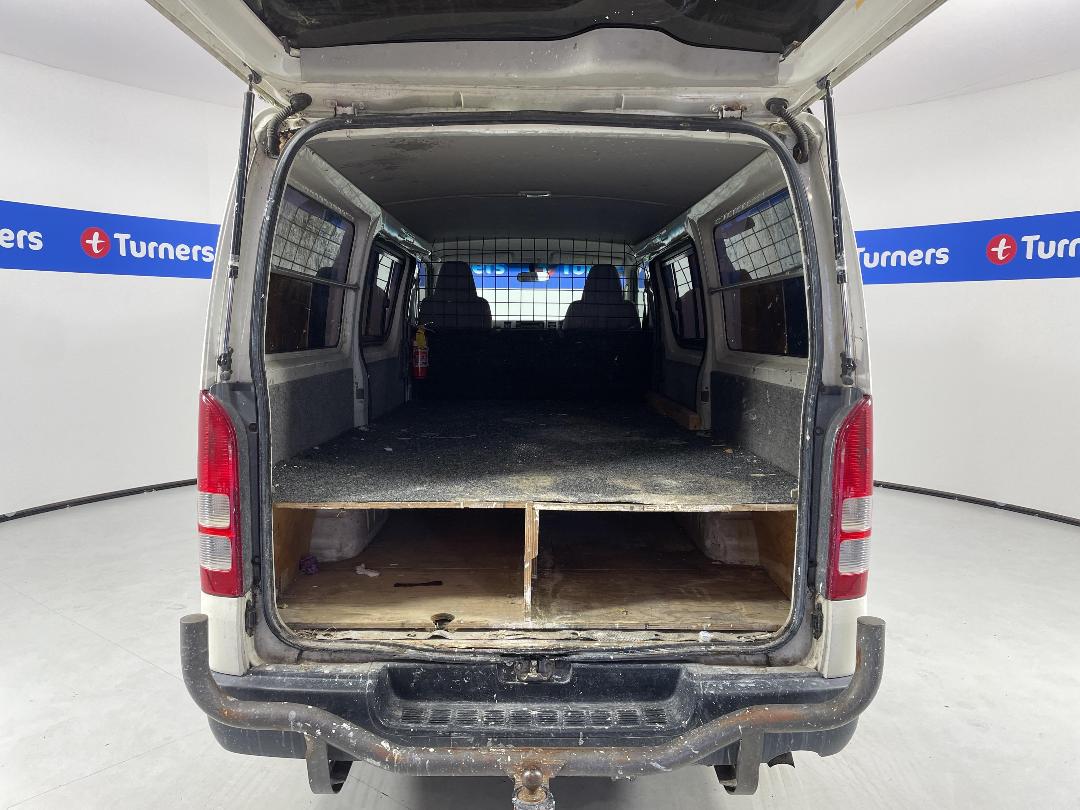 Photo '14' of Toyota Hiace