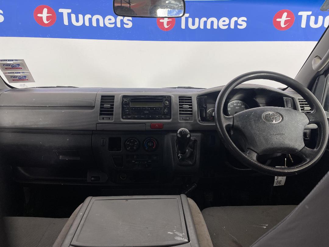 Photo '17' of Toyota Hiace