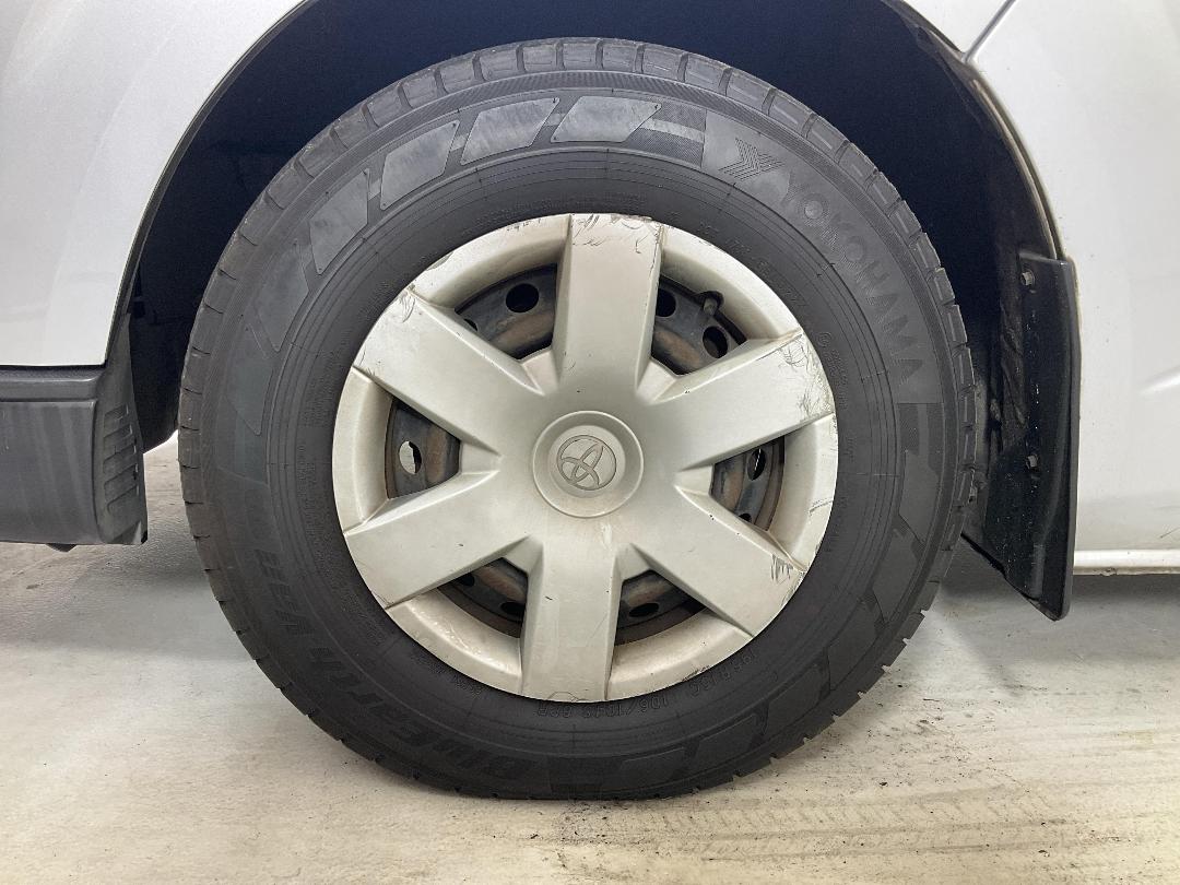 Photo '10' of Toyota Hiace