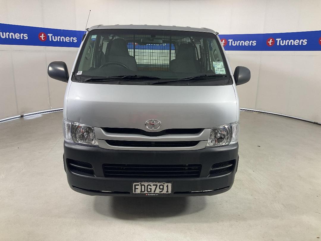 Photo '2' of Toyota Hiace