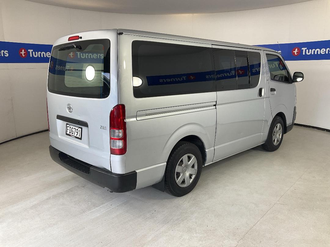 Photo '7' of Toyota Hiace