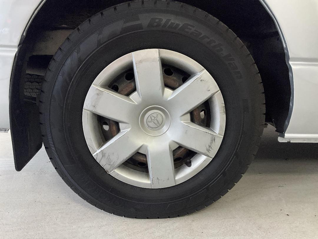 Photo '12' of Toyota Hiace