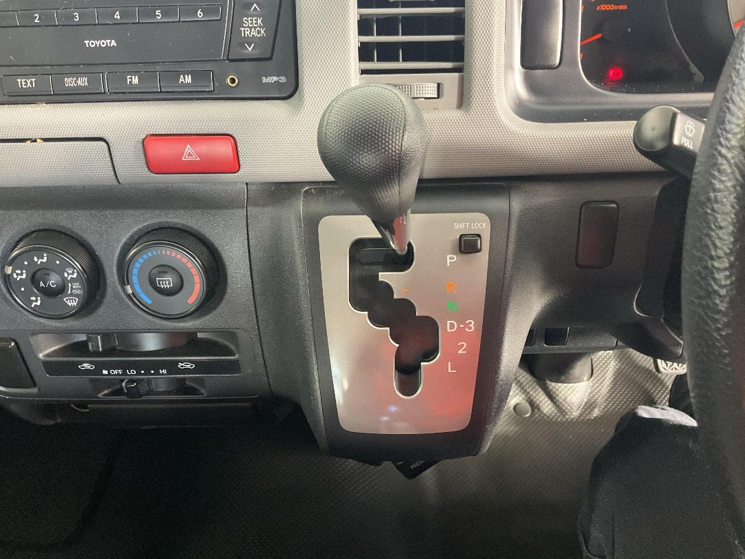 Photo '18' of Toyota Hiace