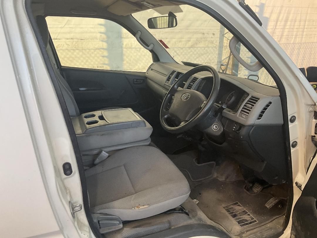 Photo '6' of Toyota Hiace