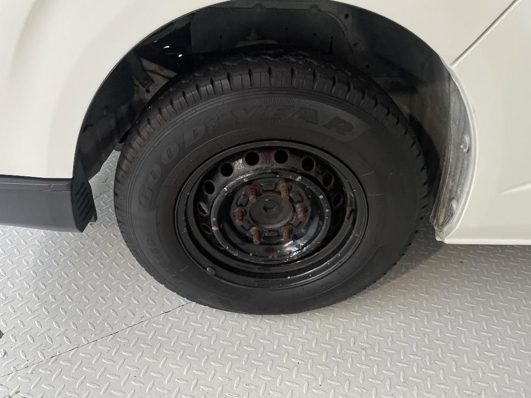 Photo '10' of Toyota Hiace