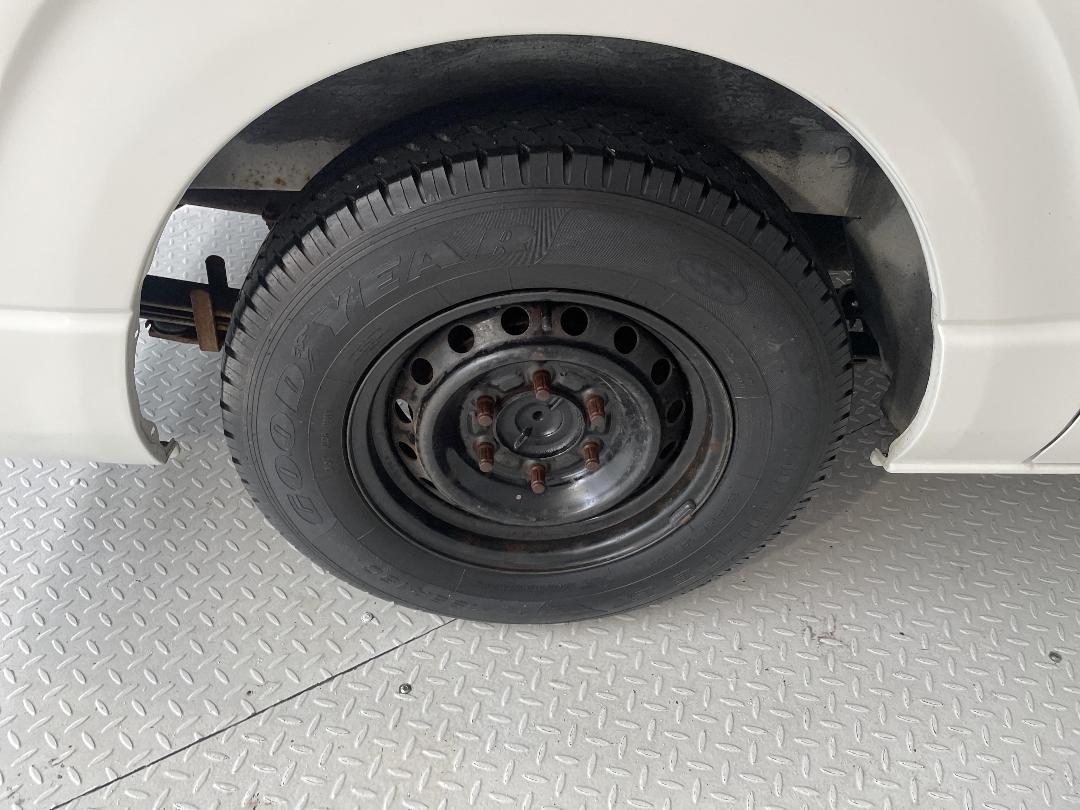 Photo '12' of Toyota Hiace