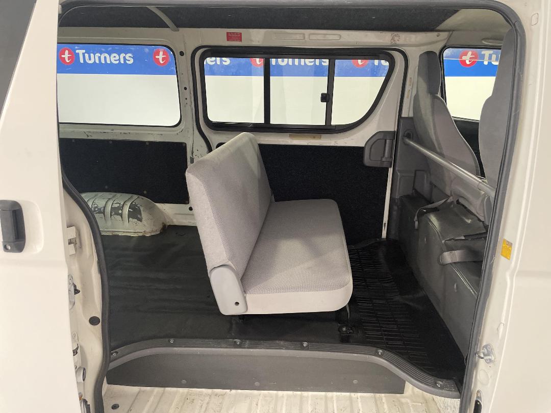 Photo '19' of Toyota Hiace