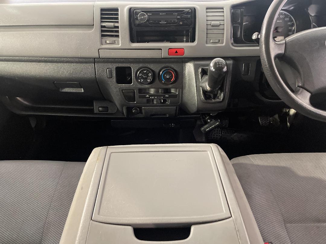 Photo '18' of Toyota Hiace