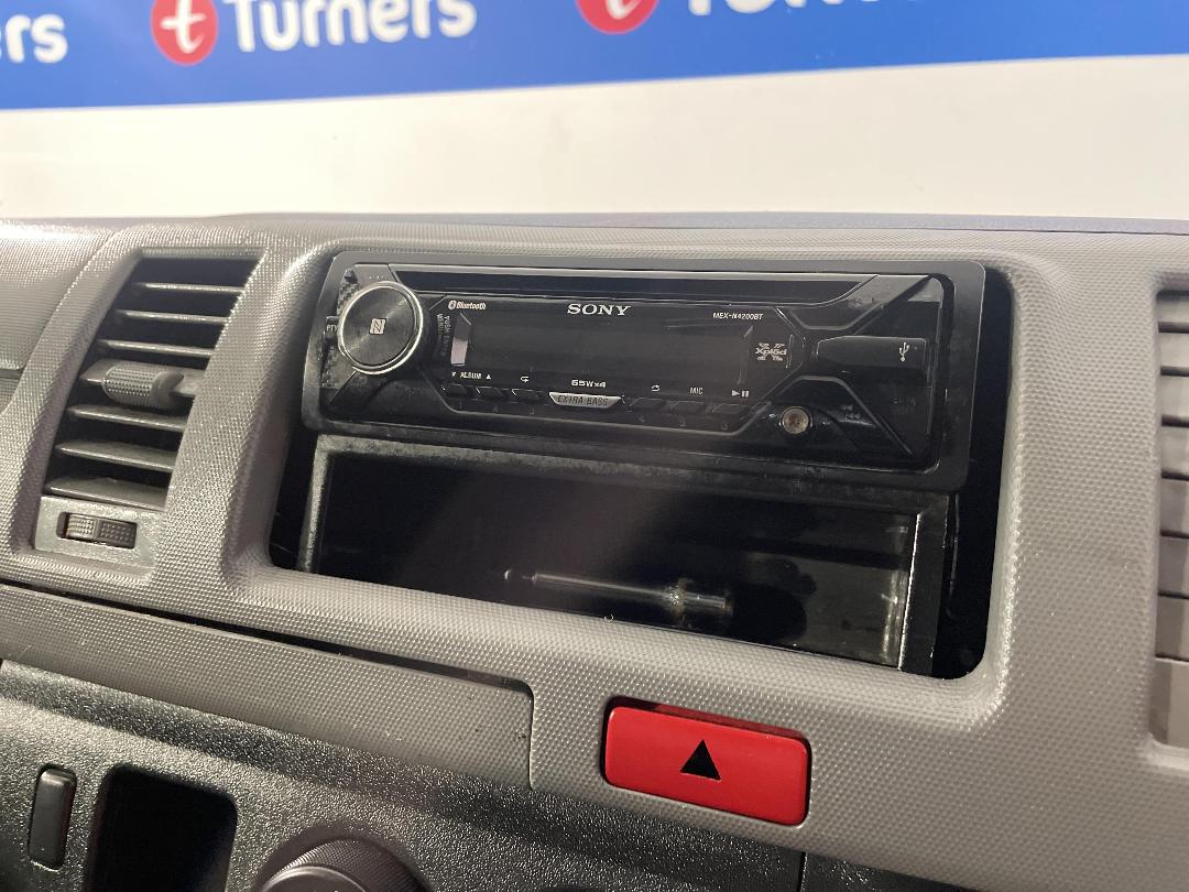 Photo '24' of Toyota Hiace