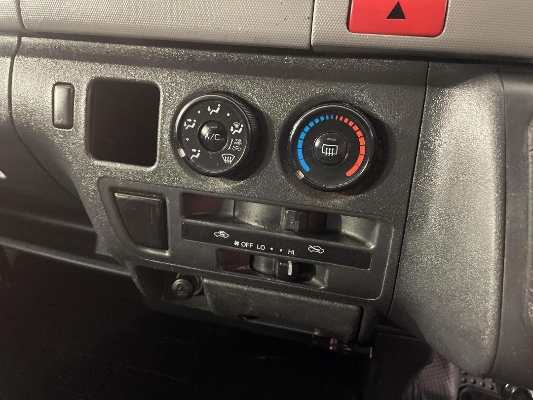 Photo '25' of Toyota Hiace