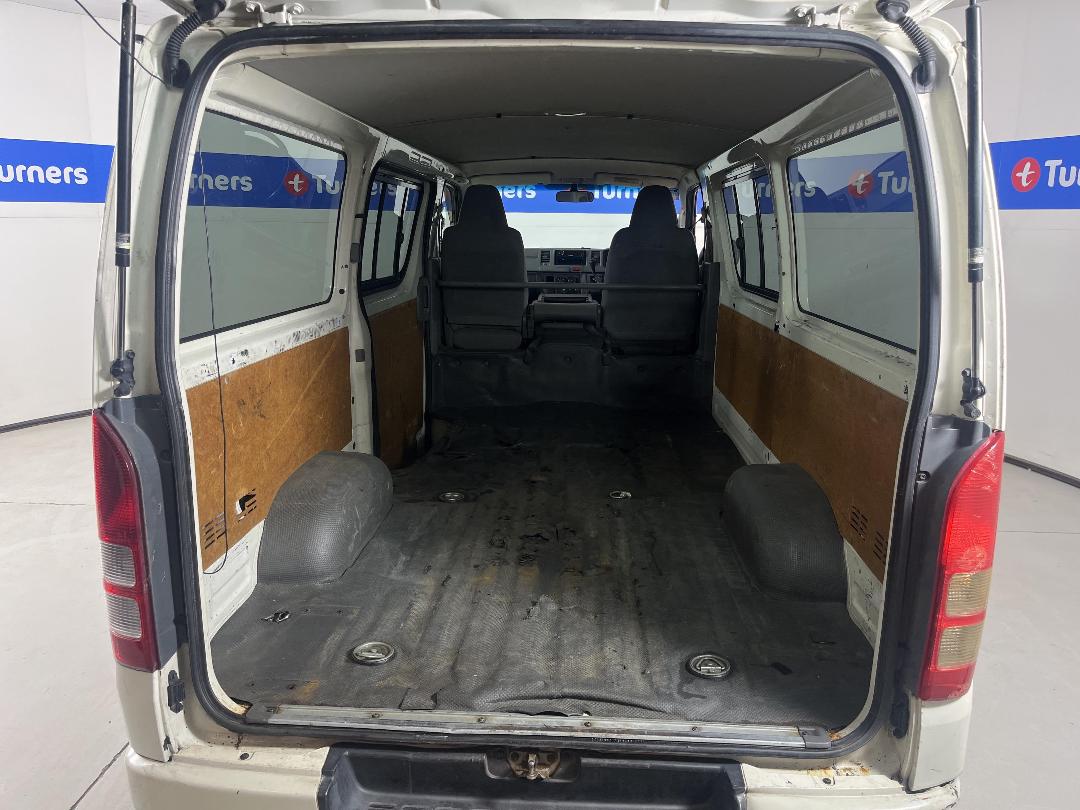 Photo '14' of Toyota Hiace Photo '14' of Toyota Hiace