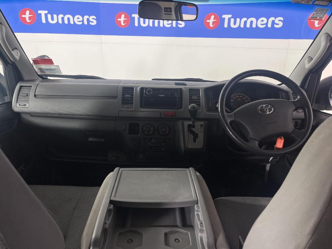 Photo '17' of Toyota Hiace Photo '17' of Toyota Hiace