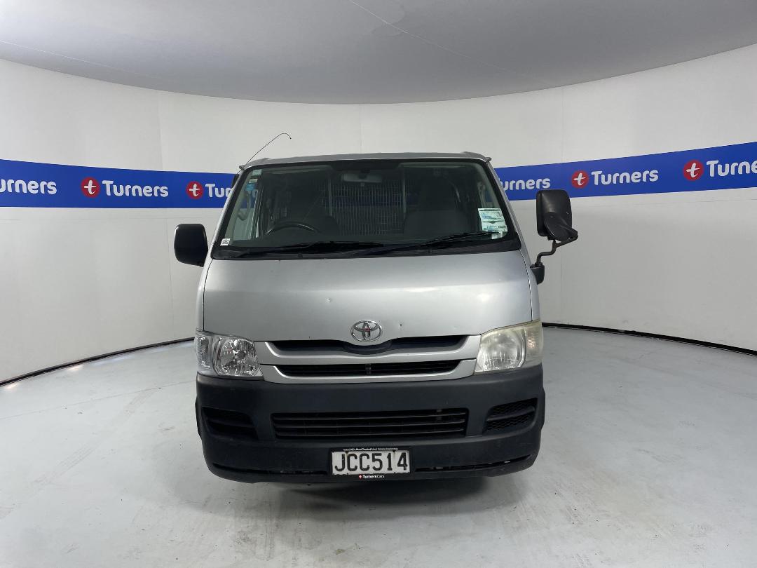 Photo '2' of Toyota Hiace