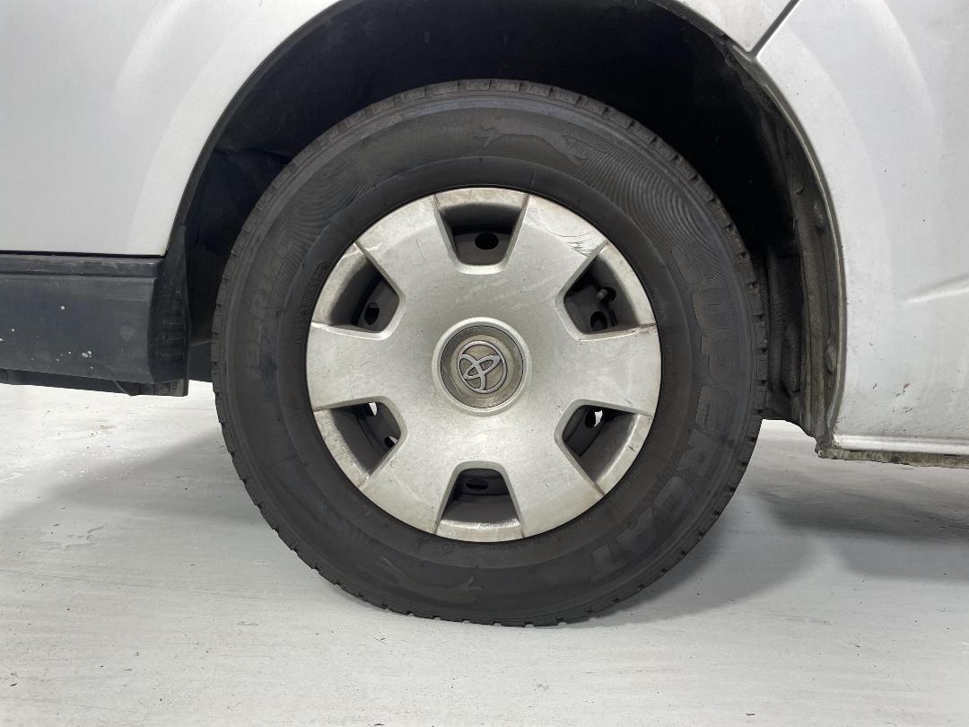 Photo '10' of Toyota Hiace