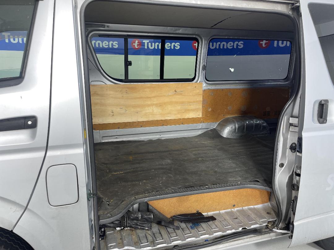 Photo '19' of Toyota Hiace