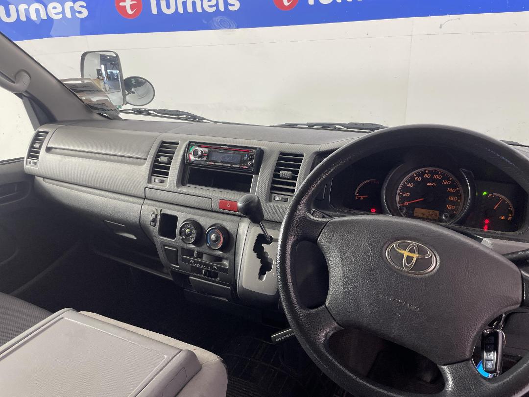 Photo '18' of Toyota Hiace