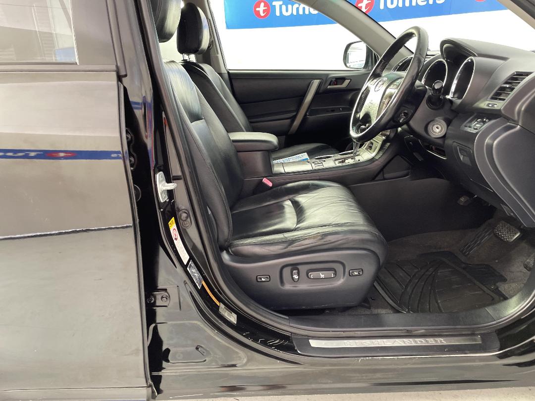 Photo '16' of Toyota Highlander