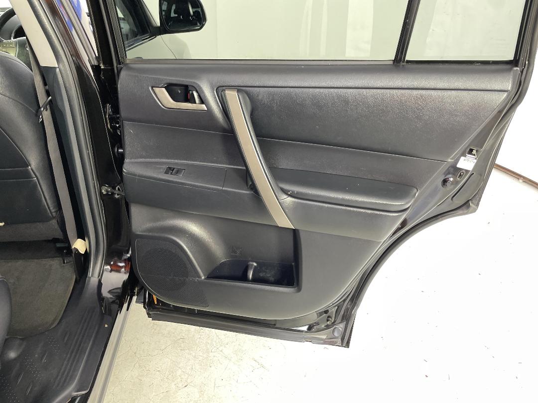 Photo '19' of Toyota Highlander