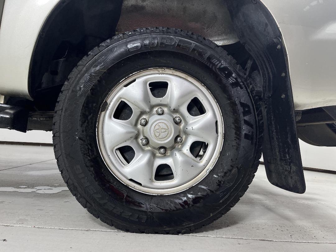 Photo '11' of Toyota Hilux