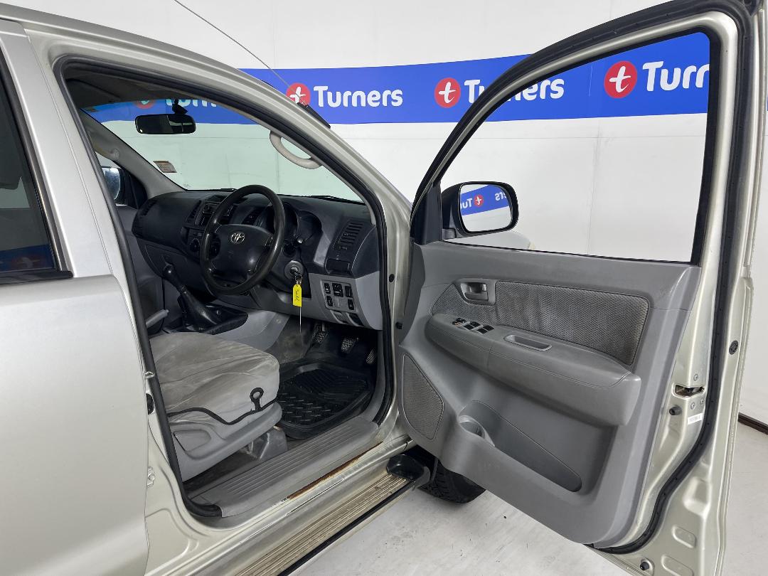 Photo '15' of Toyota Hilux