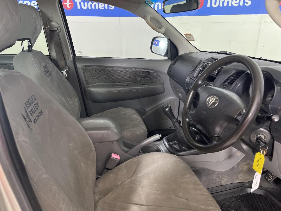 Photo '16' of Toyota Hilux