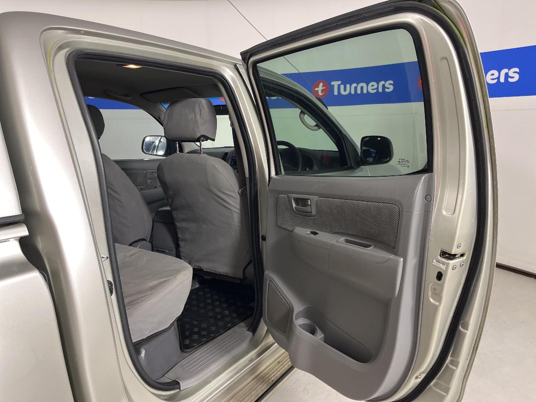 Photo '19' of Toyota Hilux