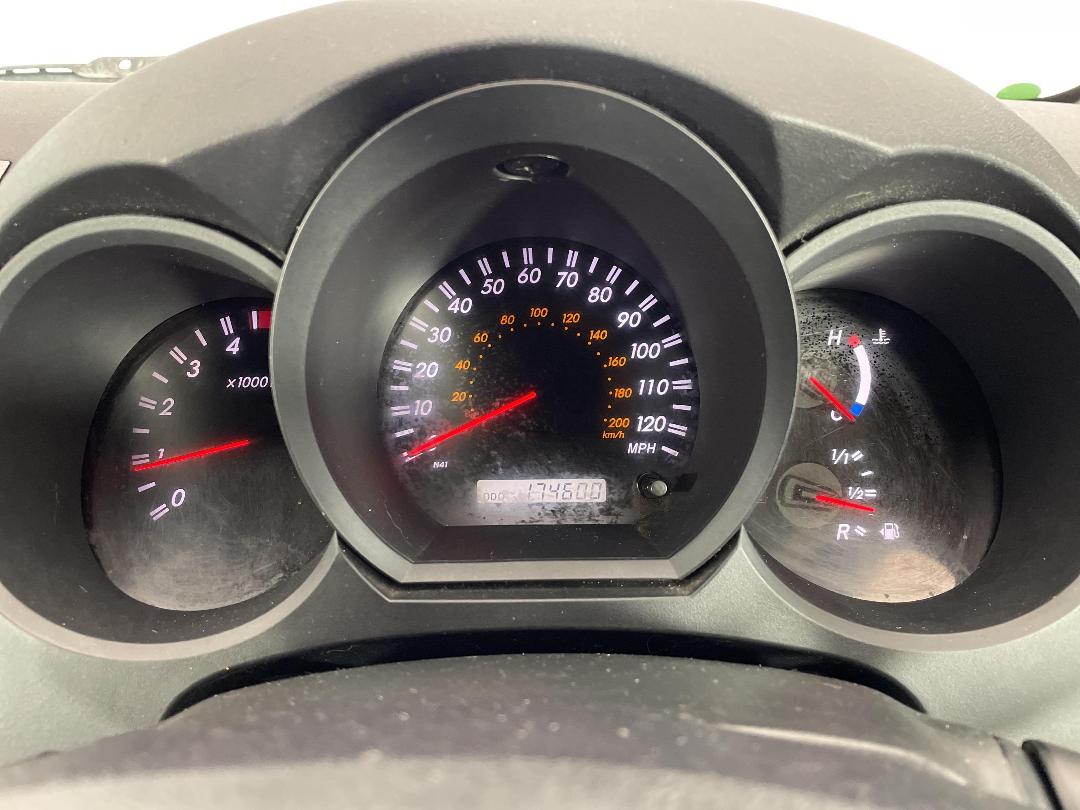 Photo '21' of Toyota Hilux