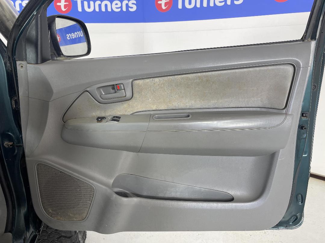 Photo '15' of Toyota Hilux