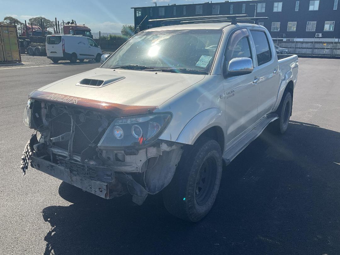 Photo '3' of Toyota Hilux TD SR5 DC