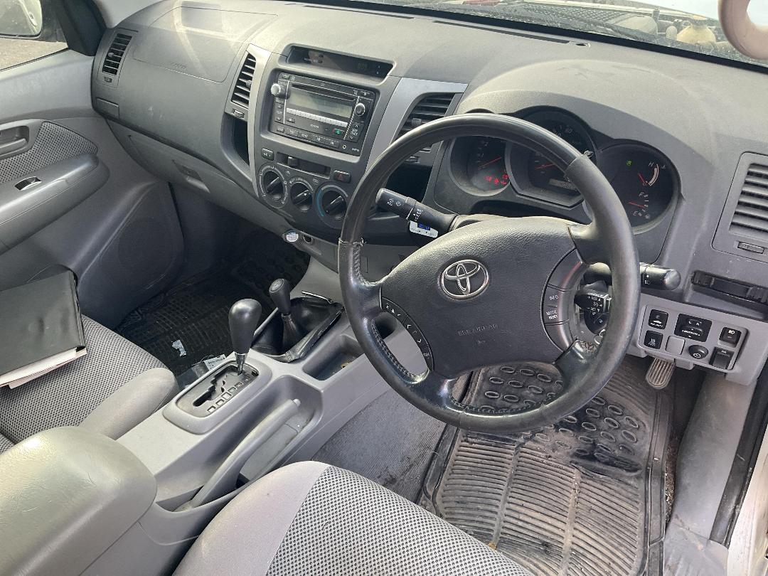 Photo '10' of Toyota Hilux TD SR5 DC