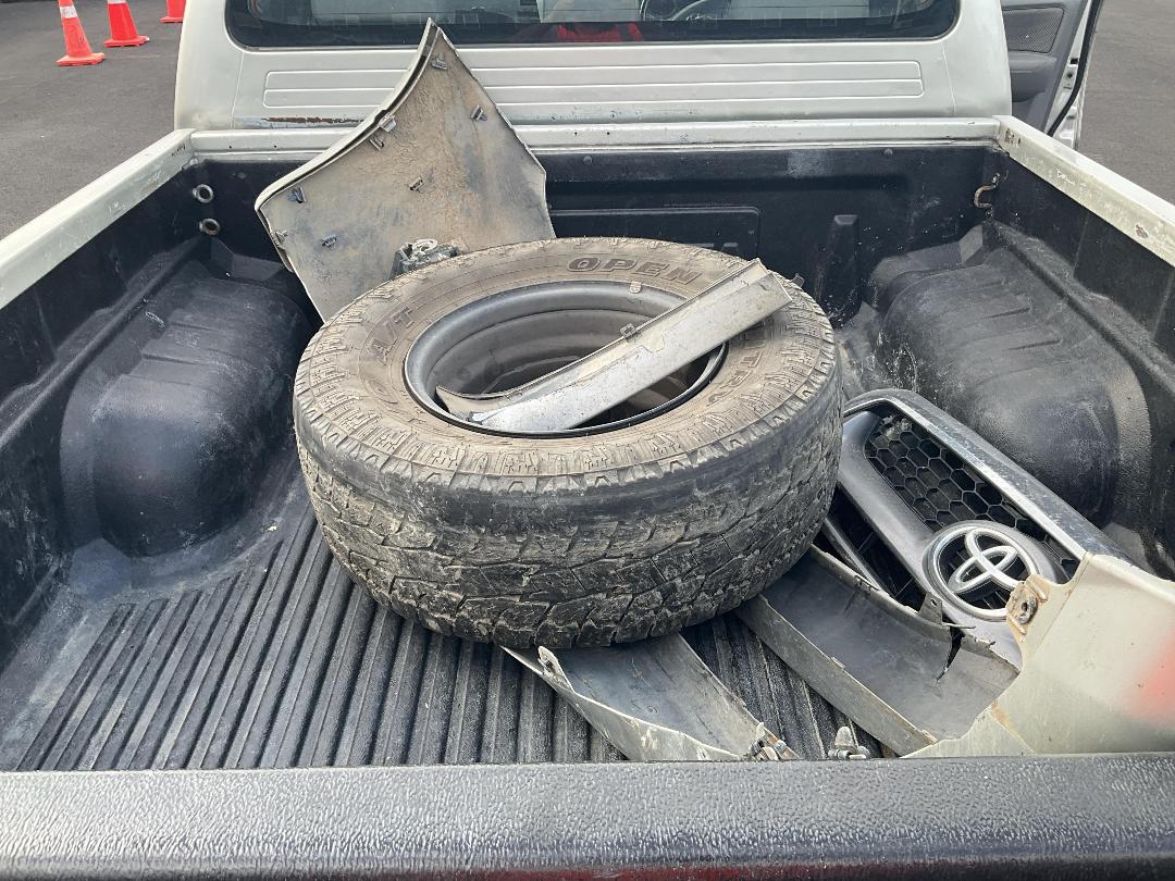 Photo '14' of Toyota Hilux TD SR5 DC