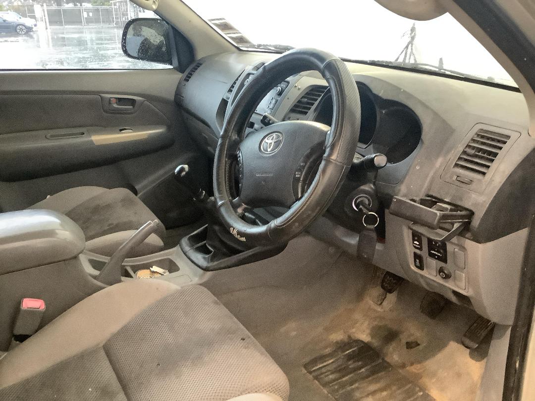 Photo '12' of Toyota Hilux TD SR5 DC